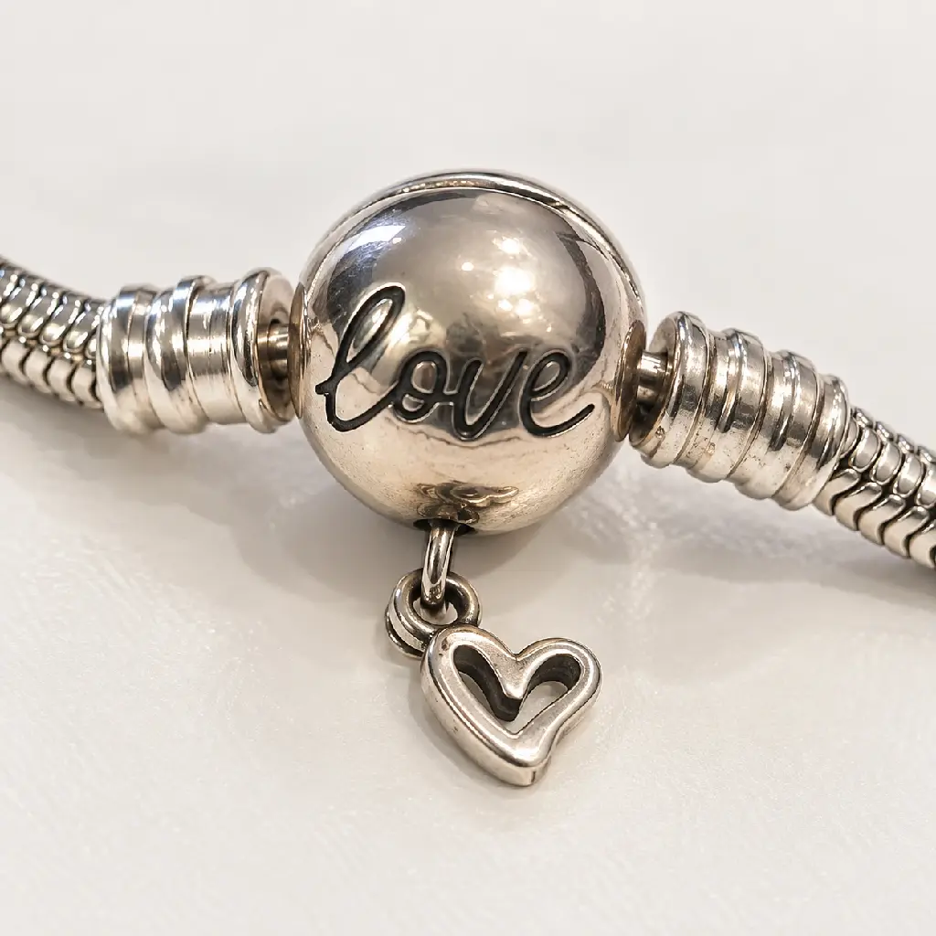 Pulsera Love detalle